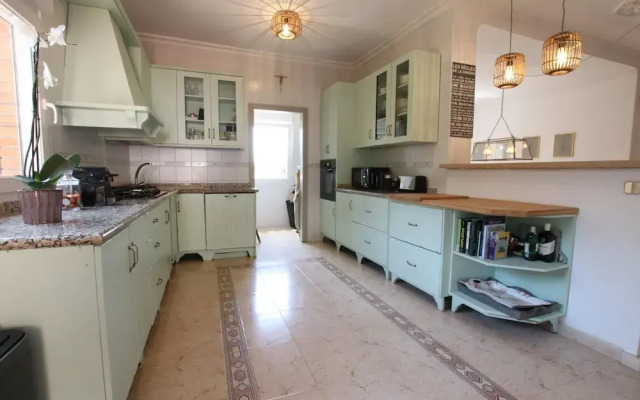 Tess Villa Olmos in M Laga