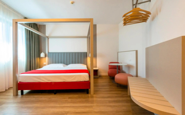 Airport Hotel