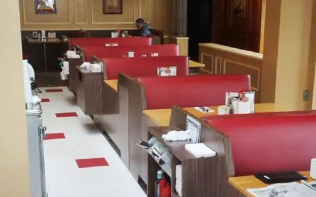 Paul's Motor Inn
