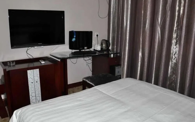 Airport Hotel
