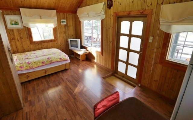 Yangyang Seorak Badanamuro Pension