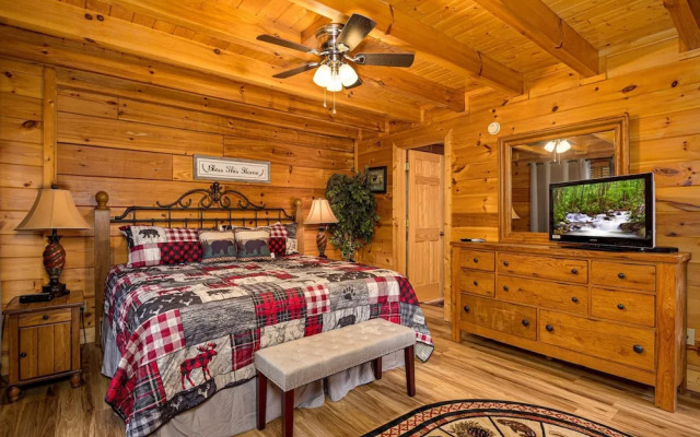 MooseBehaving - Two Bedroom Cabin