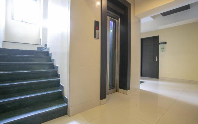 Capital O 74167 Hotel Mourya Residency