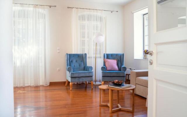 Naias Aegina, Sea-front apartment 95 sqm