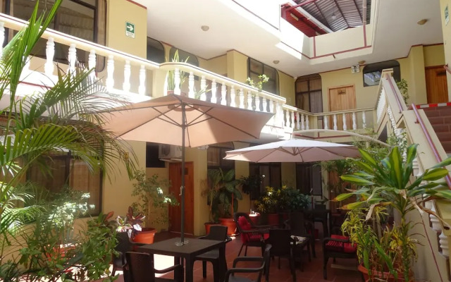Hotel Red Booby