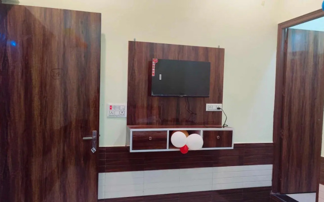 Pop Hotel Brijwasi Inn