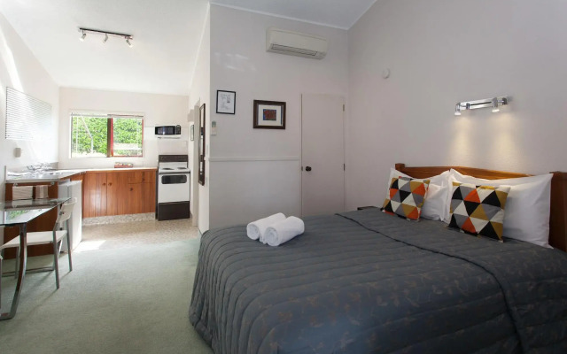 Alton Lodge Motel