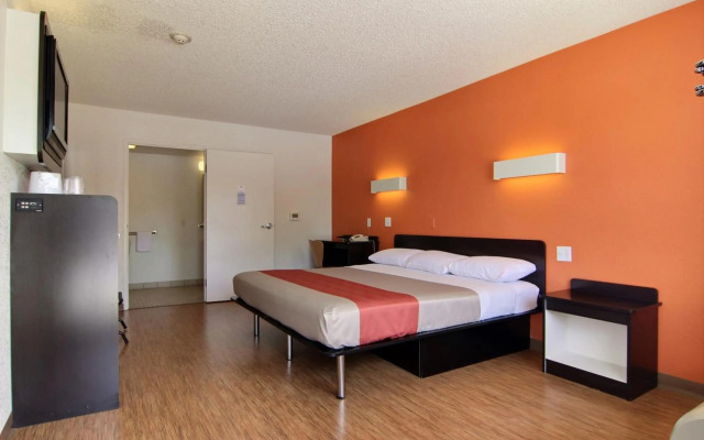 Motel 6-Albuquerque, NM - Coors Road