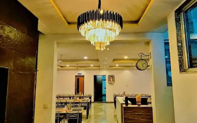 Aangan Palace