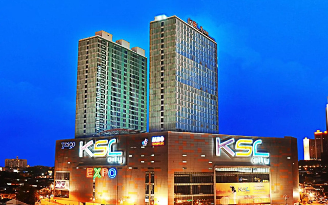 KSL City Mall 4-6pax Netflix｜Smart TV 55inch