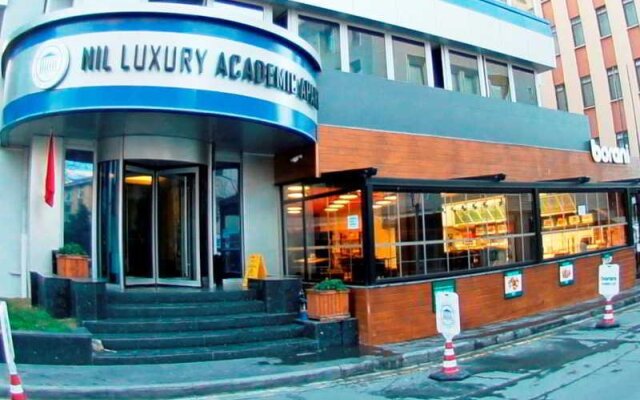 Nil Luxury Academic Apart
