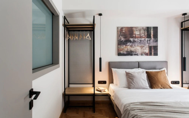 UPSTREET Modern Minimalist 3BD Apt-Hilton