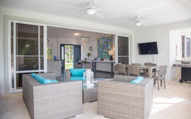 Spectacular Private 3 Bedroom Villa in Gated Community