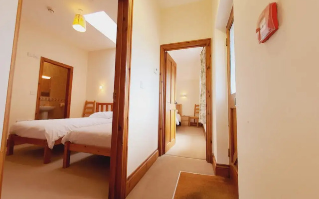 The Victorian Barn self catering holidays with pool & hot tubs