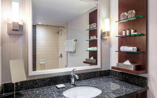 Delta Hotels by Marriott Burnaby Conference Centre