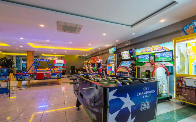 Caretta Beach Resort & Waterpark