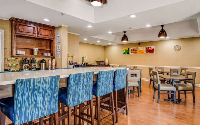 Quality Inn Oak Ridge