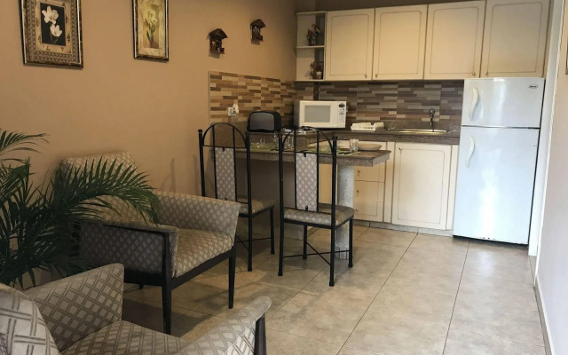 El Patio Suites