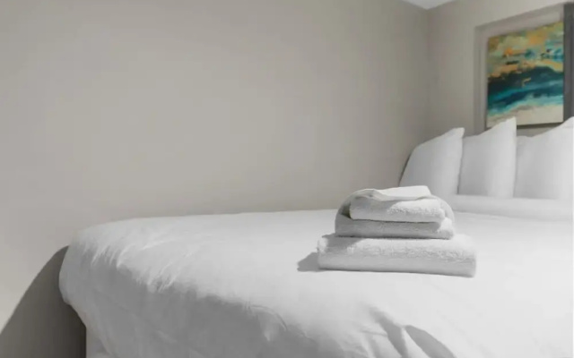 Broadmoor Bungalow - Unit B