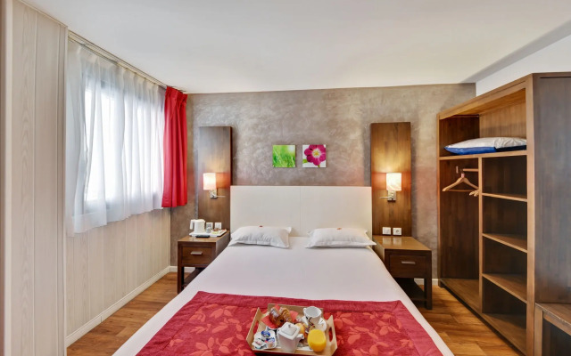 Hotel Paris Pacific