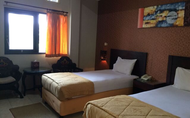 Crown Hotel