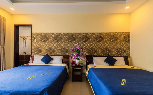 Golden River Hotel