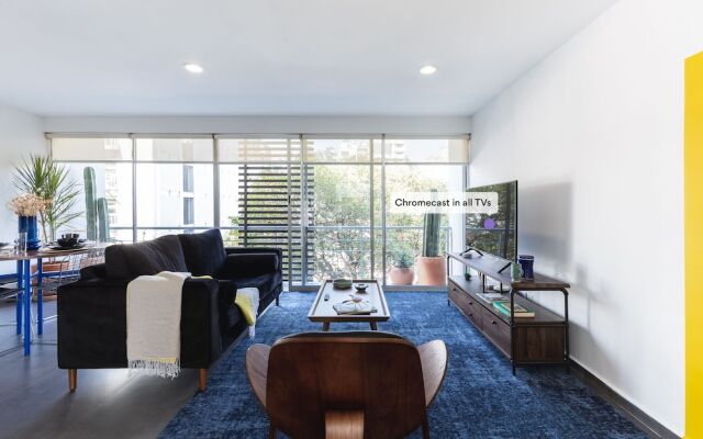 Bright 2BR Condesa Apartment With Balcony