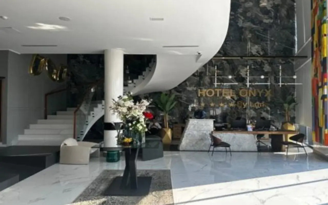 ONYX By Luna Hotel