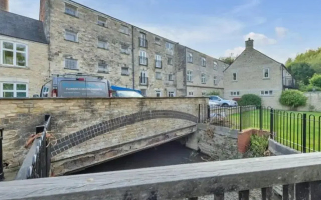 Executive Apartment, Woodford Mill, Witney