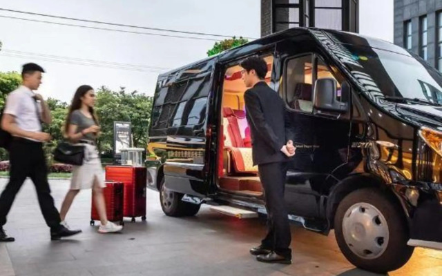 Kaili Shangya International Intelligent Hotel (Grand Cross State People's Hospital)