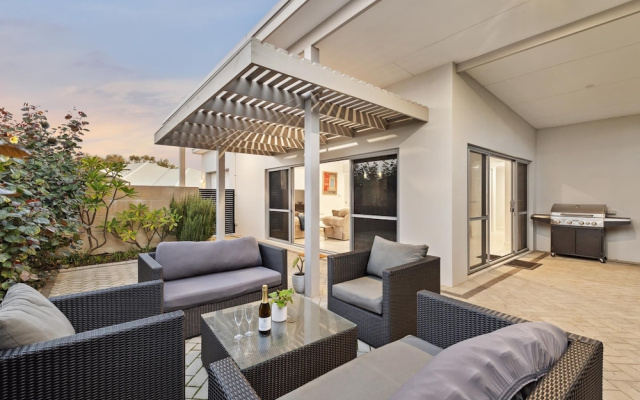 Spacious Family Home in Wannanup Mandurah