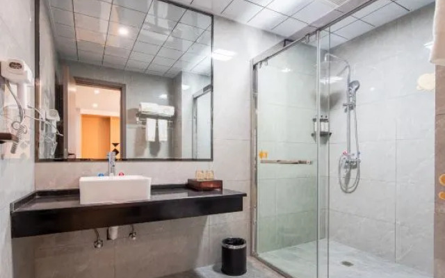 Wanzai County Lotus Hotel