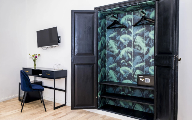 The Vista Rooms  Terrace