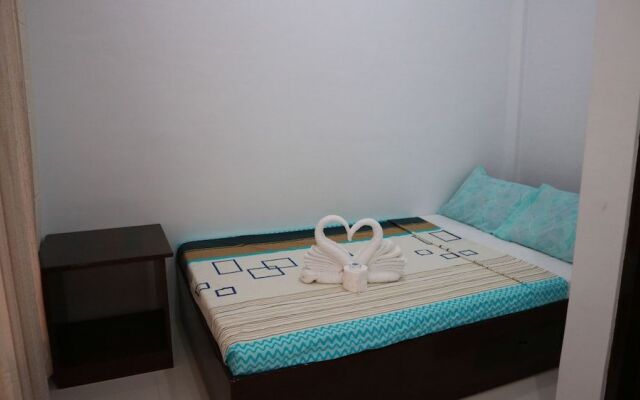 Chelle's Apartelle - Inn