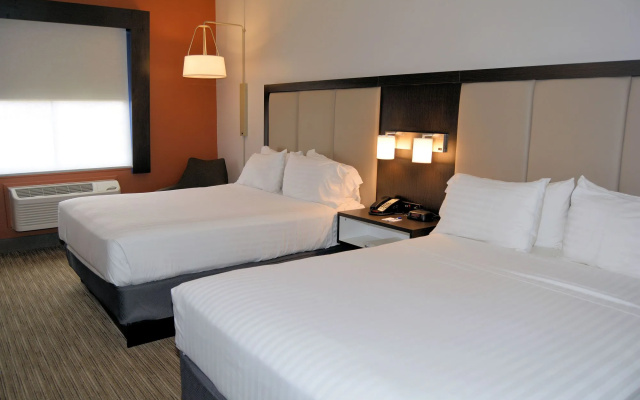 Holiday Inn Express & Suites by IHG