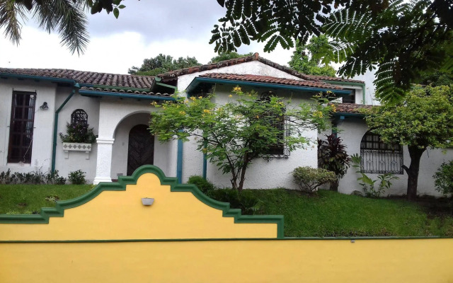 Kal Nawi Hotel