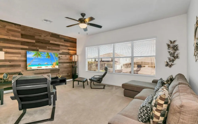 6BR Luxury Home w Private Pool BBQ