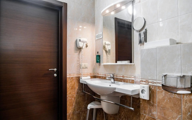 Отель Green Hall