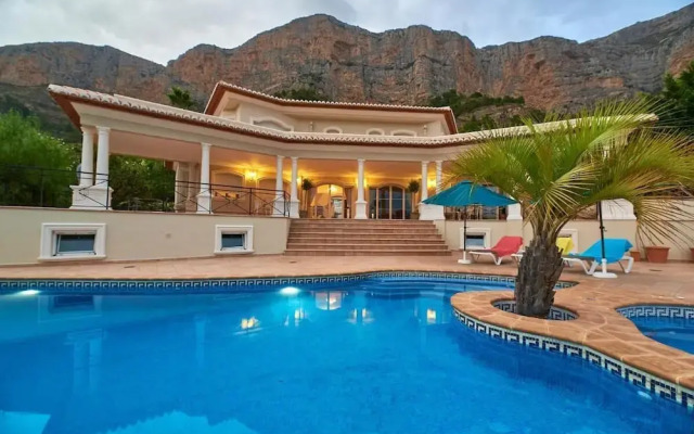 Luxury Villa With Pool and Spectacular View in Javea