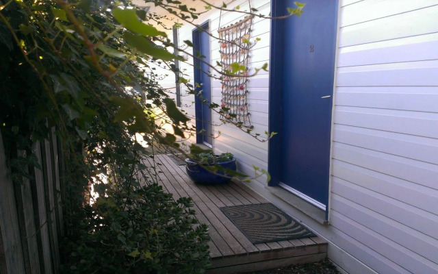 Springtide Studio Apartments