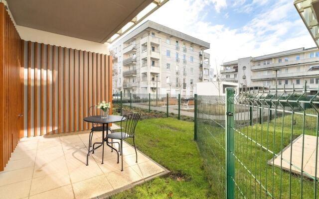 Studio in Poznań With Garden by Renters