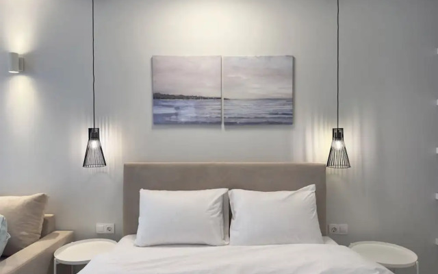 Kono Studios & Suites