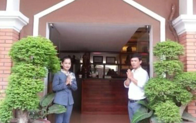 Pillar Hotel