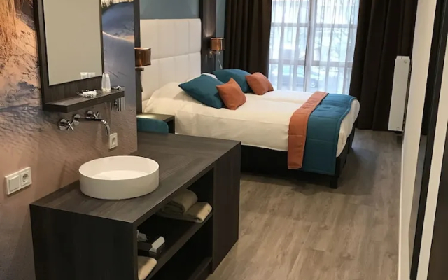 Rivers Hotel & Restaurant