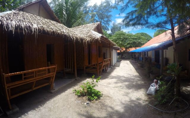 Adang Sea Divers & Eco Lodge