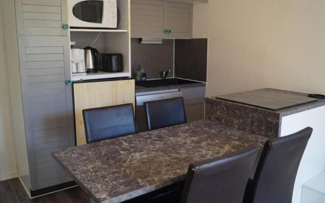 Appartement Enchastrayes, 1 pièce, 4 personnes - FR-1-165A-22
