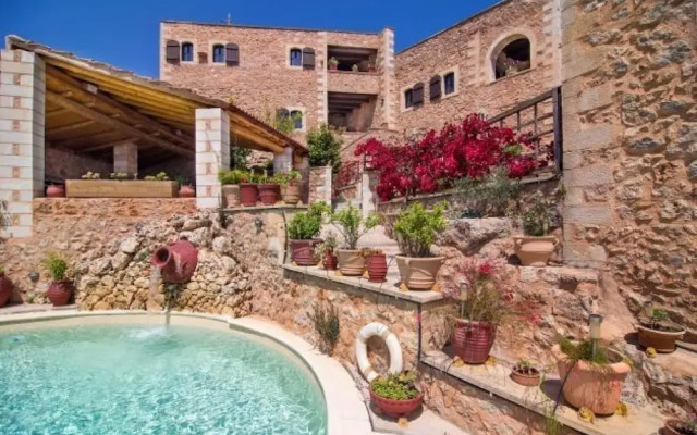 Samonas Traditional Villas Red Villa Fliskouni - 90m Maisonette