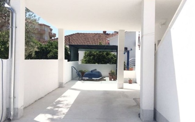 Apartment Plava Barka