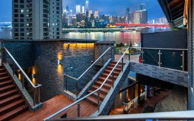 SFEEL Designer Hotel (Chongqing Nanbin Road Xiahaoli Store)
