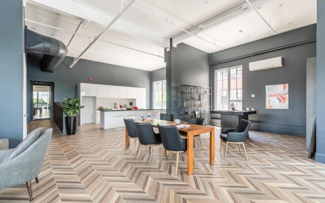 2BR 2 Storey Loft Free Parking Gym 3